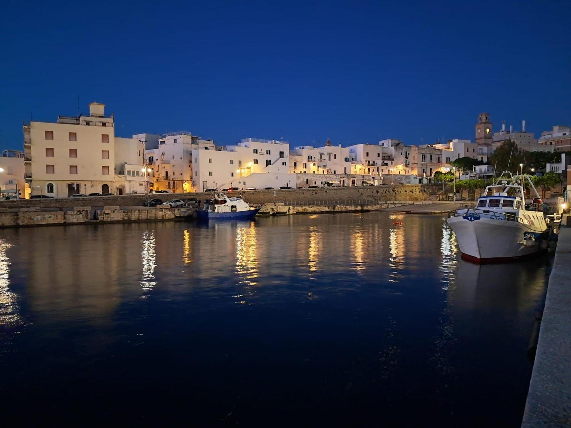 Fd Apartments - Zoe Prestigioso Appartamento Vicino Alla Stazione E Al Centro Monopoli Exterior photo