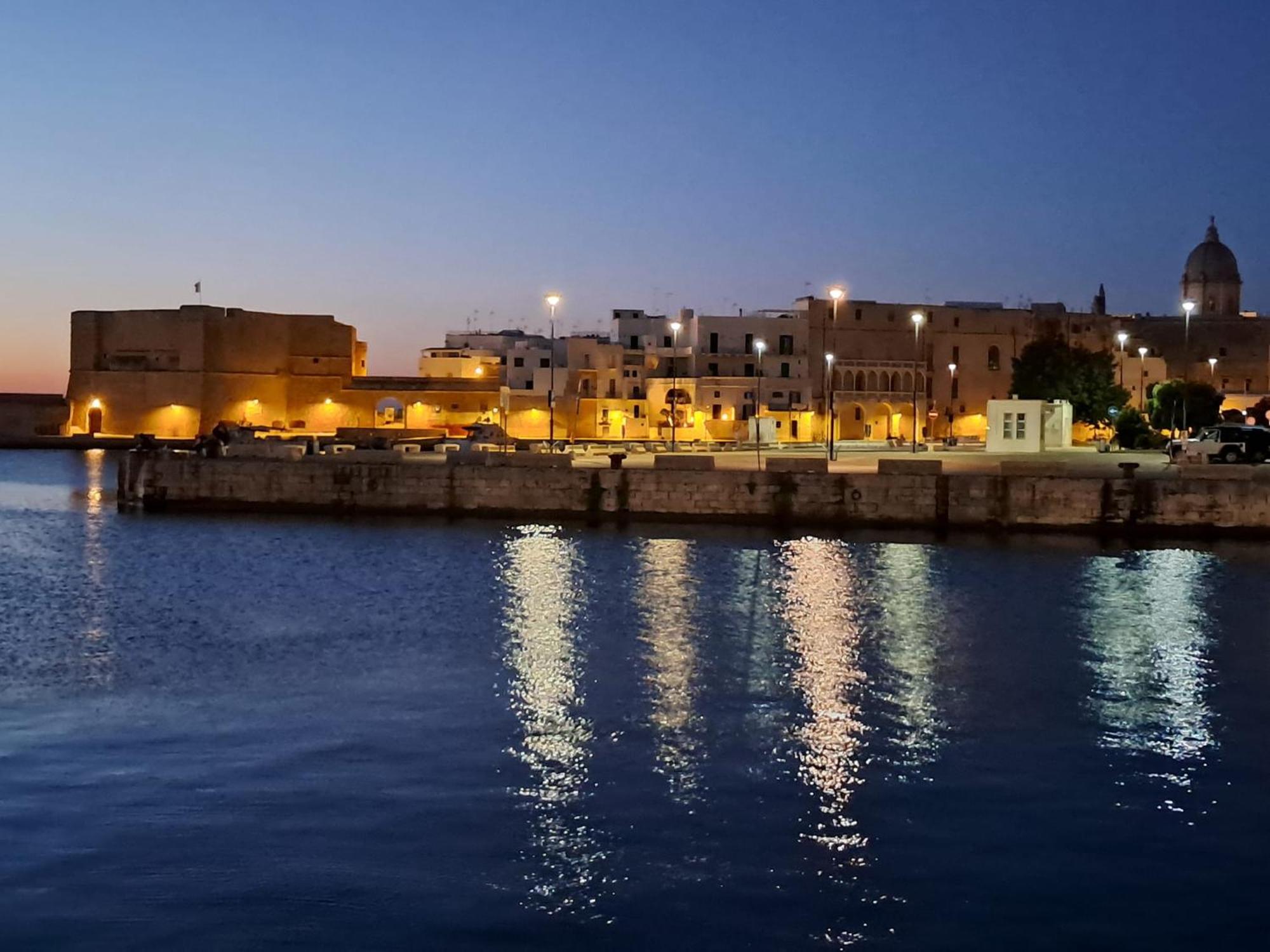 Fd Apartments - Zoe Prestigioso Appartamento Vicino Alla Stazione E Al Centro Monopoli Exterior photo